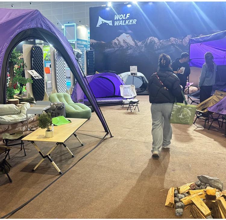 TPU Inflatable Foot-Pumped Camping Pad: Lightweight Outdoor Air Mattress, Moisture-Proof for Mountaineering and Naps