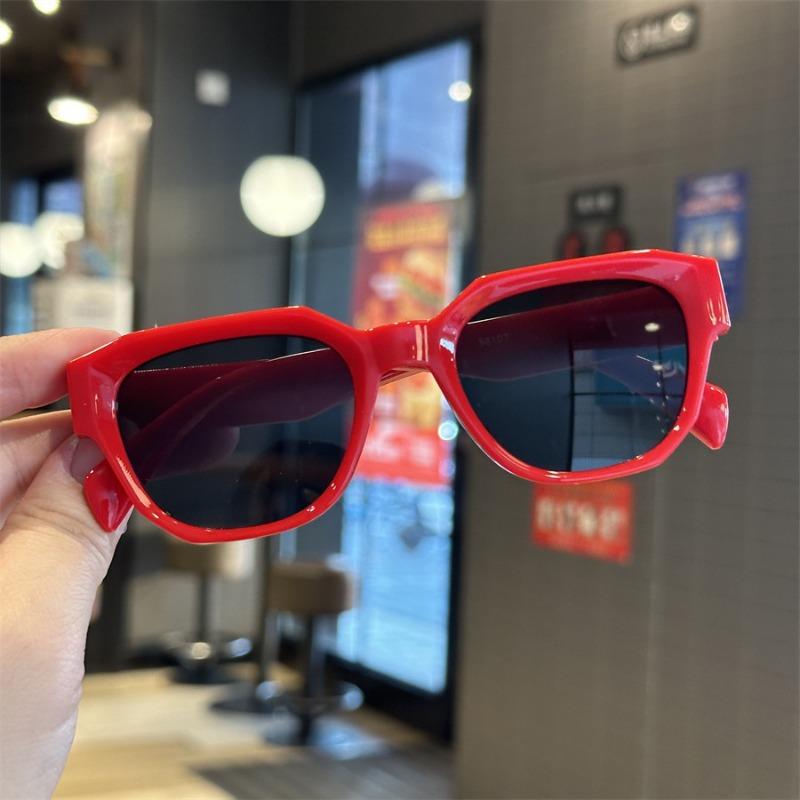 

New Korean Box Fashion Children S Sunglasses Simple Sunscreen Versatile Baby Sunscreen Glasses Parent Child Trendy Sun Glasses 1PC