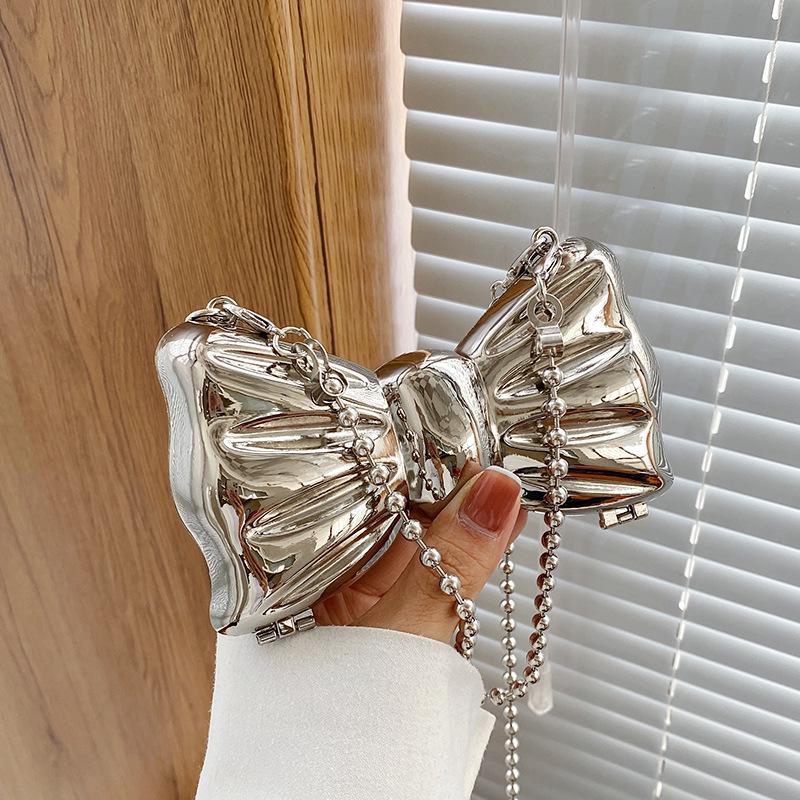 

Women s Trendy Crossbody Chain Bag with Metal Bow - Lightweight and Stylish Shoulder Bag серебряный