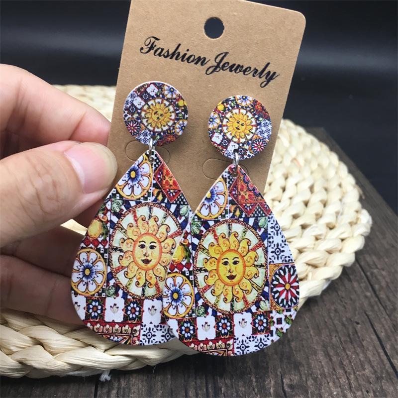 Vintage Painted Big Wooden Earrings Ethnic Exaggerated Pattern Geometric Statement Drop Earrings Vacation Party Jewelry