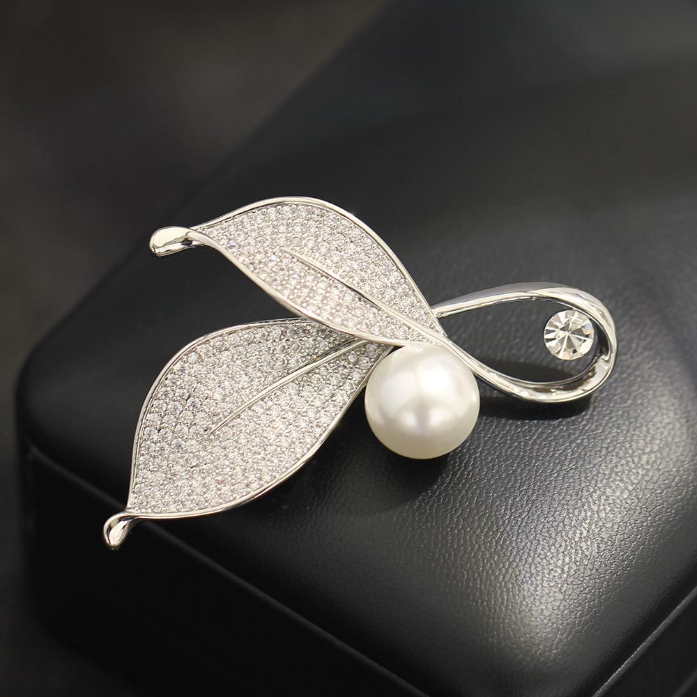 New Leaf Brooch Premium Light Luxury Inlaid Zircon Corsage Versatile Luxury Women's Accessories Fashion Accessories