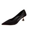 61502 Low-Top Vier-Jahreszeiten Einfarbig Koreanische Version Satin Mode Spitz Zehen Dünner Absatz Täglich Durchschnittliche Größe High Heels