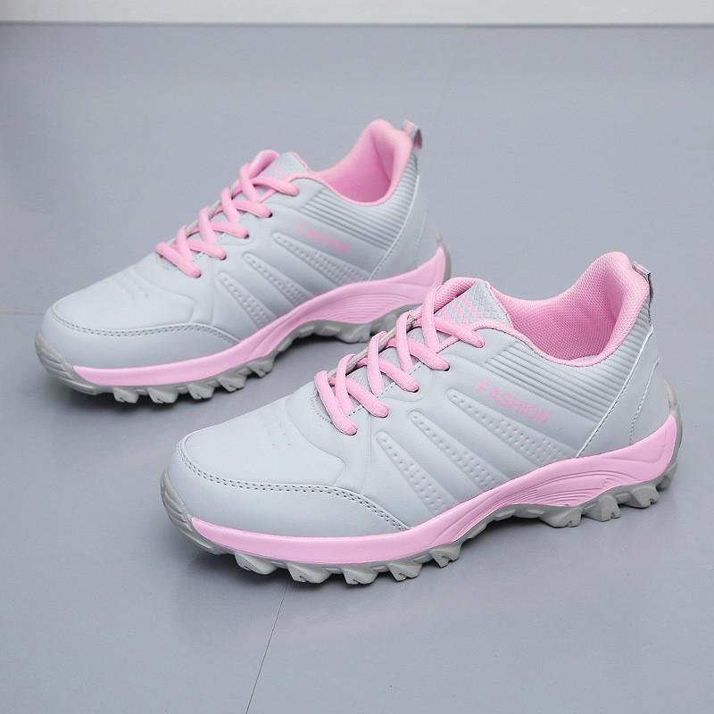 Fashion Autumn Winter Black Leather Sneakers Warm Sports Shoes Women Waterproof Lightweight Sneakers Lace Up Flats Sneakers With Fur
