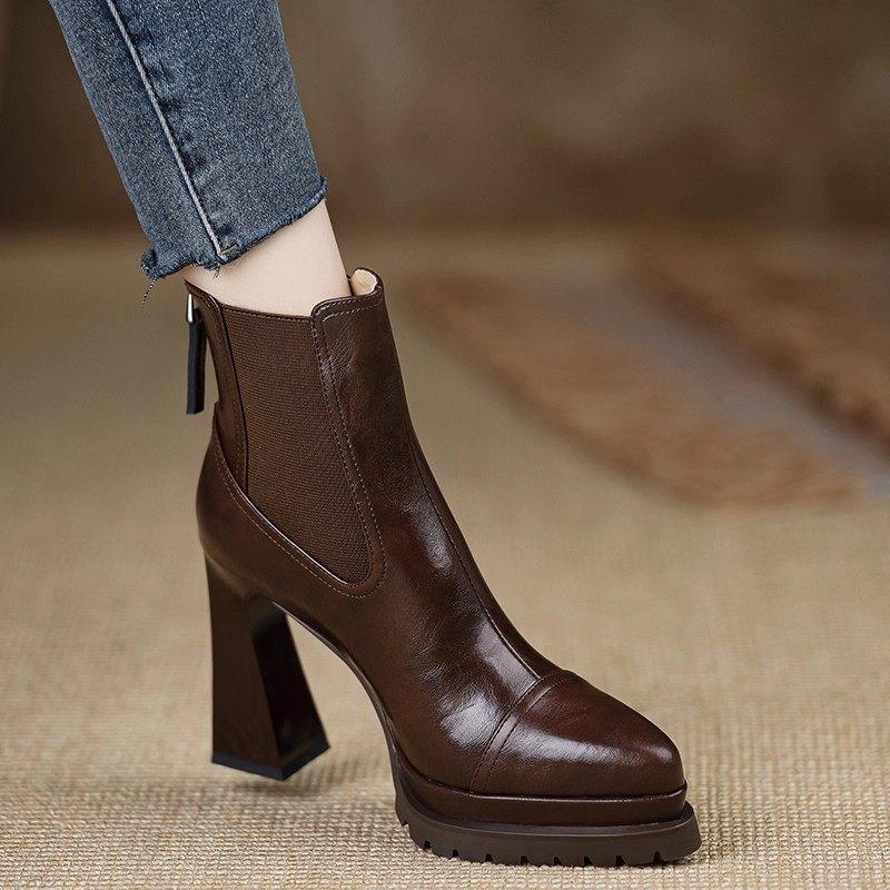 

First encounter season retro pointed waterproof table high heel short boots women s autumn and winter women s thick heel Martin boots are not tired 39 коричневий
