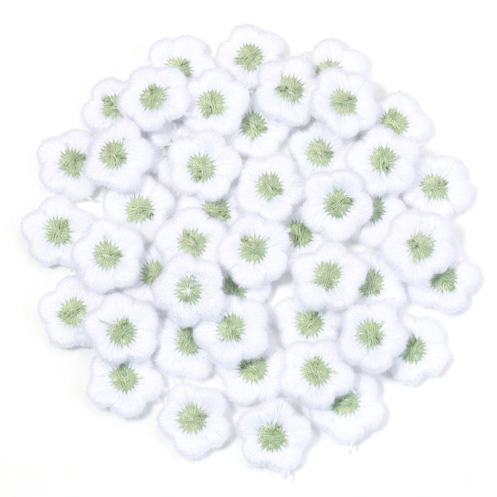 50 Stück/Los Mini Handgemachte Gestickte Blumenflicken Bunte Pflaumenblüten Applikation DIY Kleidung Kopfbedeckung Dekor Nähzubehör