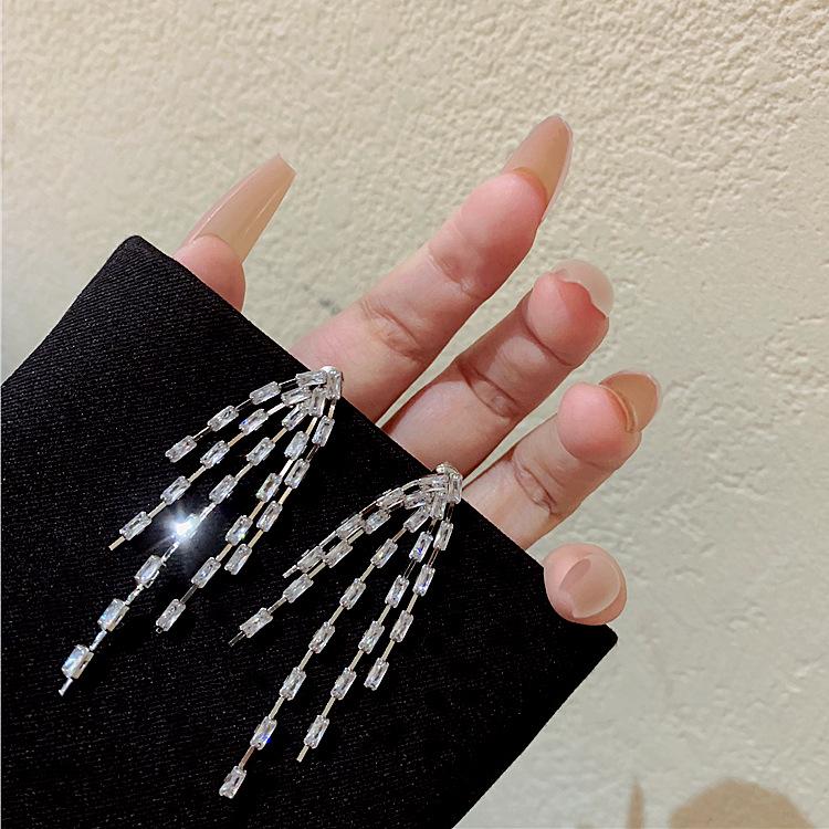 Light luxury cold wind 111 silver needle long fringed zircon earrings, temperament design fireworks earrings earrings 925 silver needle
