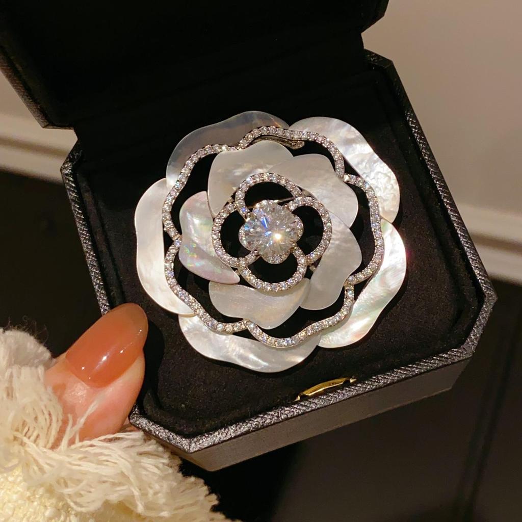 Camellia Rose Mother-of-Pearl Brooch – High-End Korean Style for Evening Wear