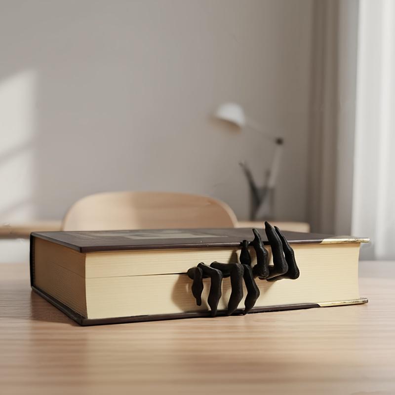 The Black Demon Claw Bookmark - A Creative Bookmark Suitable for Quirky Personalities, Creating A Bizarre Atmosphere. A Perfect Choice for Halloween
