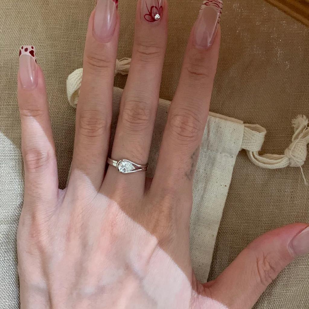 Simple Cold Feeling Water Drop Ring, High Sense Light Luxury Giant Flash Diamond Ring, Jewelry Niche Design Horseshoe Ring Woman