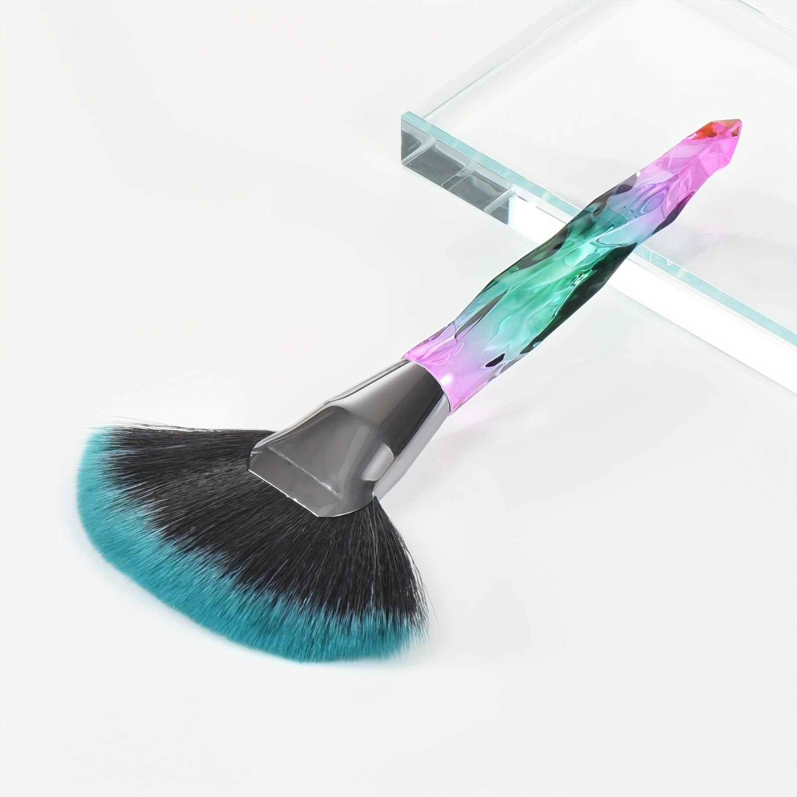 

Nylon Bristle Fan Makeup Brush Wand, Unscented Diamond Handle ABS Plastic Rod, Facial Brush for All Skin Types, Nail Dust Cleaning Tool зелений