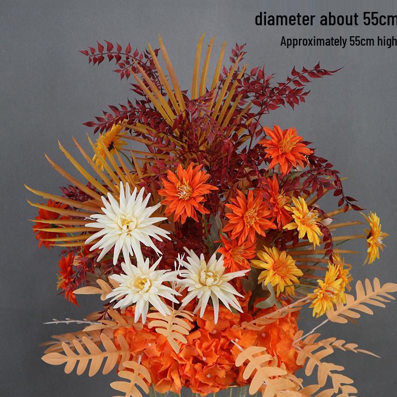 Herbstliche orange Seidenblumentöpfe für die Dekoration des Hochzeitsgangs