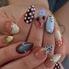 24 Stück Süße Coole Polka Dots Mandel Press-On Nägel Braun Kirsche Blau Smudging Französische Falsche Nägel Metallisch Silber Stern Nagelspitzen