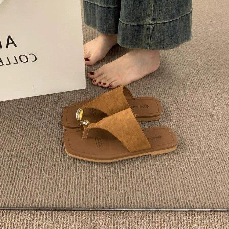 Fashion Casual Cover Toe Flat Slippers Women's Summer Wear 2025 New Seaside Vacation Beach Shoes Roman Cool Slippers