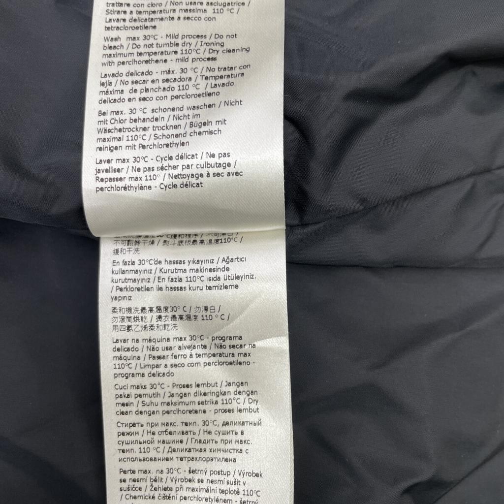 Fendi 2011 Sonbahar/Kış 1310 AR9H Lacivert FENDI Üretimi Naylon Fermuarlı Parka Ceket 50 Lacivert Kullanılmış