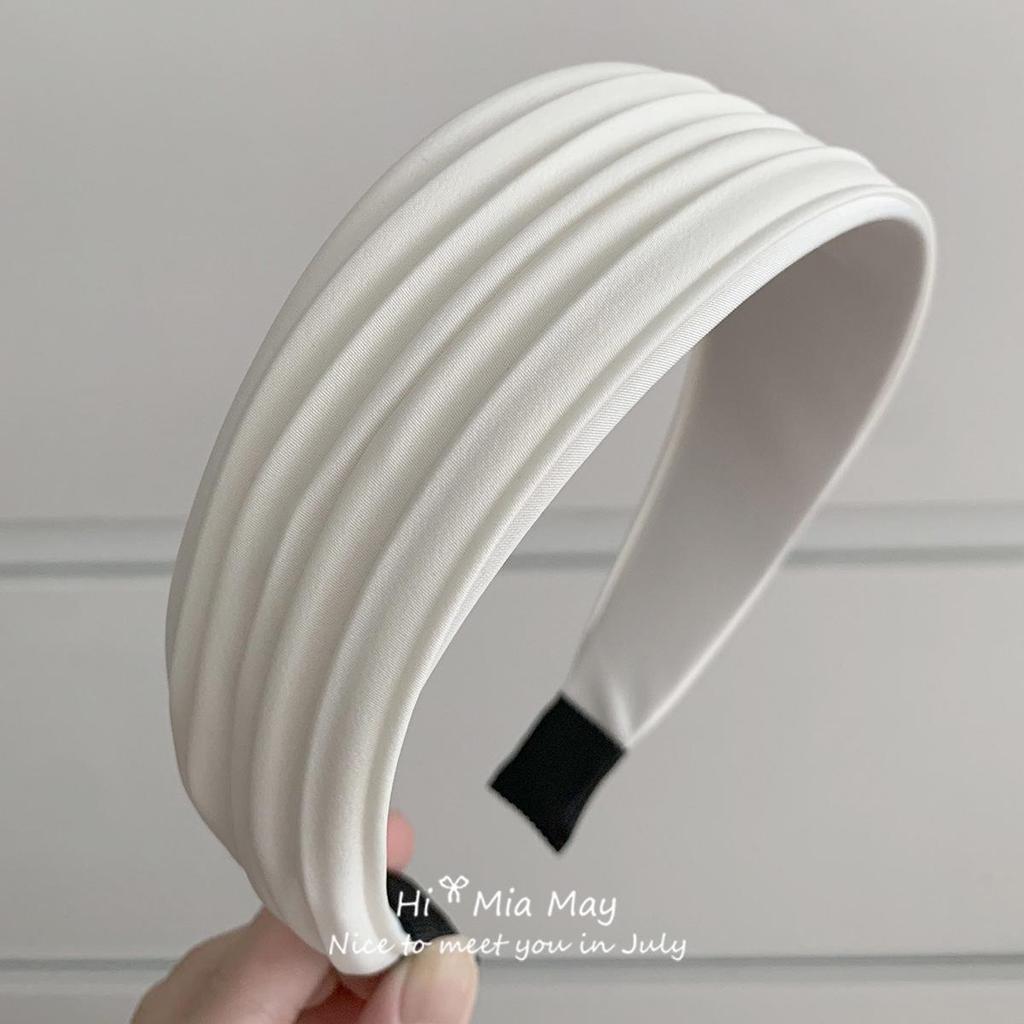 2025 Trendy Black Pleated Wide-Brim Headband for Women - Sporty & Chic Hair Accessory