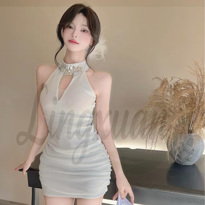Elegant Pure Desire Black Rhinestone Halter Neck Evening Gown - Slimming Waist & Hip-Hugging Design for Women Small белый