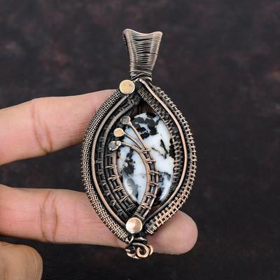 Pendentif Turquoise de Bison Blanc Pendentif Enveloppé de Fil de Cuivre Pendentif en Pierre Précieuse Fait Main Bijou en Cuivre Antique Pendentif Pierre de Naissance Cadeau pour Maman
