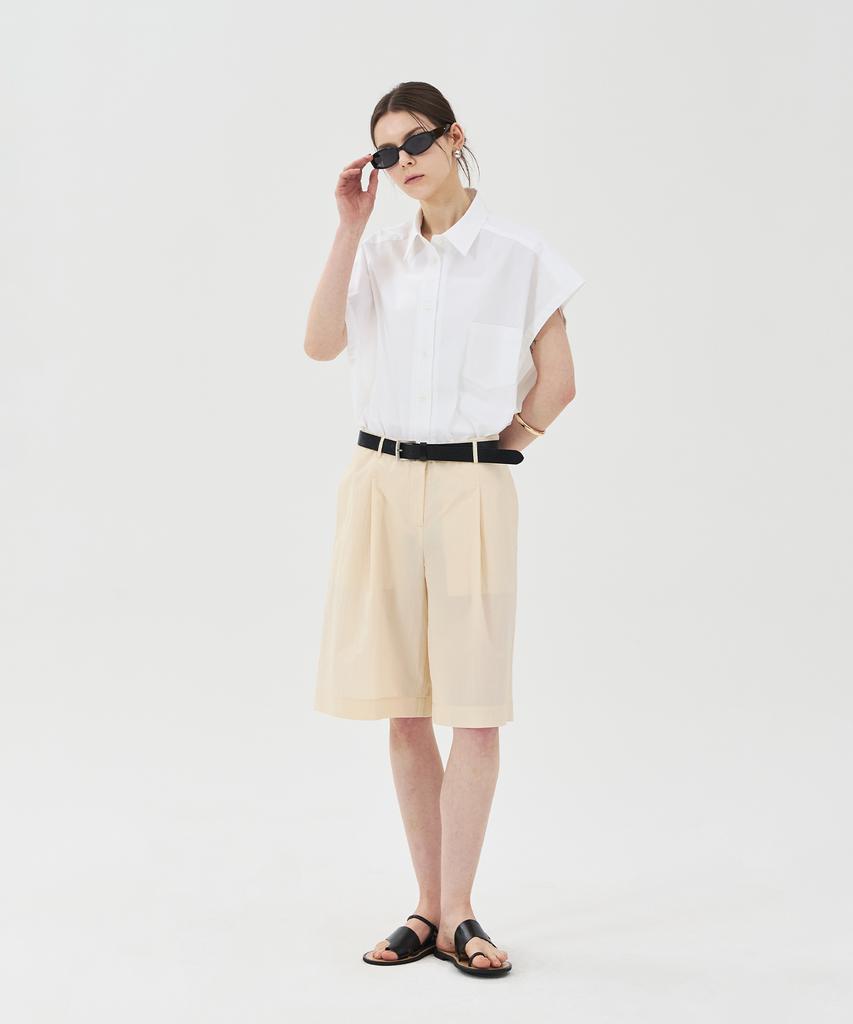 PINBLACK Belted Single-Pleat Bermuda Pants Beige