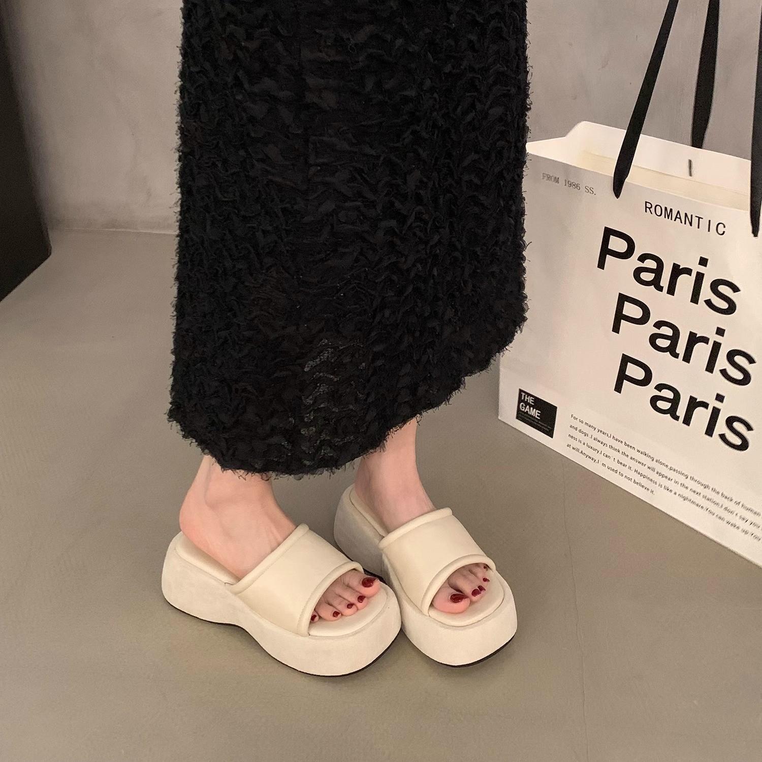 

Women s summer 2025 new small thick-soled one-word drag open-toed soft-soled commuter sandals with one foot on the outside 35