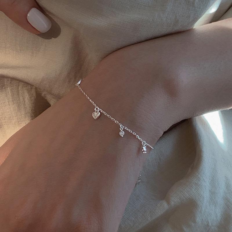 Heart Bracelet for Women: Diamond Polished, Creative Niche Design, Elegant Cold Style