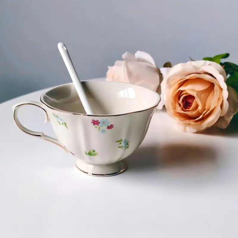 250ML Design Luxueux Sens du Haut de Gamme Tasses à Café Françaises Niche Exquis Ensemble Fait Main Ensemble Tasse et Soucoupe Européens Boîte Cadeau