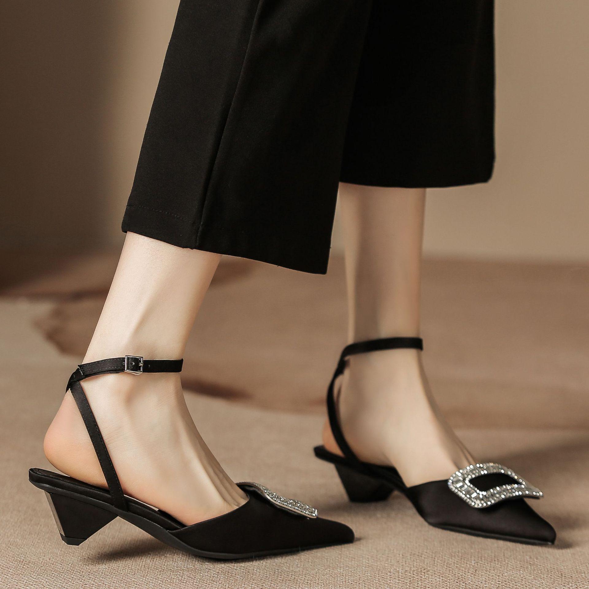 

H683-6 Half Baotou Backspace High Heel Sandals Big Water Diamond Ornament Heterosexual Root Personality Summer Sandals Temperament Small Fragrant Wind 34 чёрный