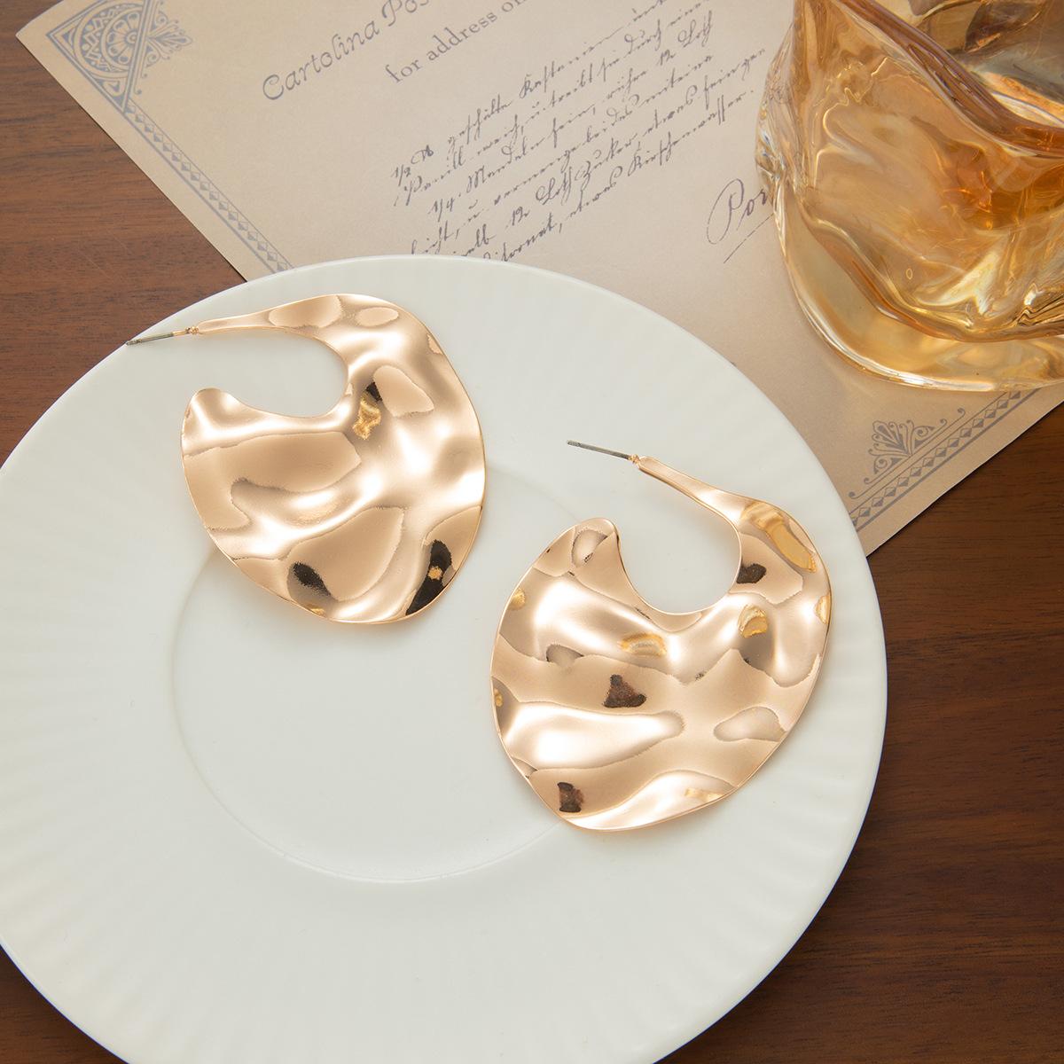 Серьги с преувеличенной личностью Геометрический дизайн Высококачественные пусеты Ретро Нишевые Неправильные Модные серьги