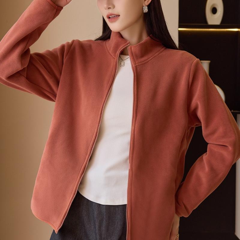 Женское осенне-зимнее пальто с воротником-стойкой — фото 4