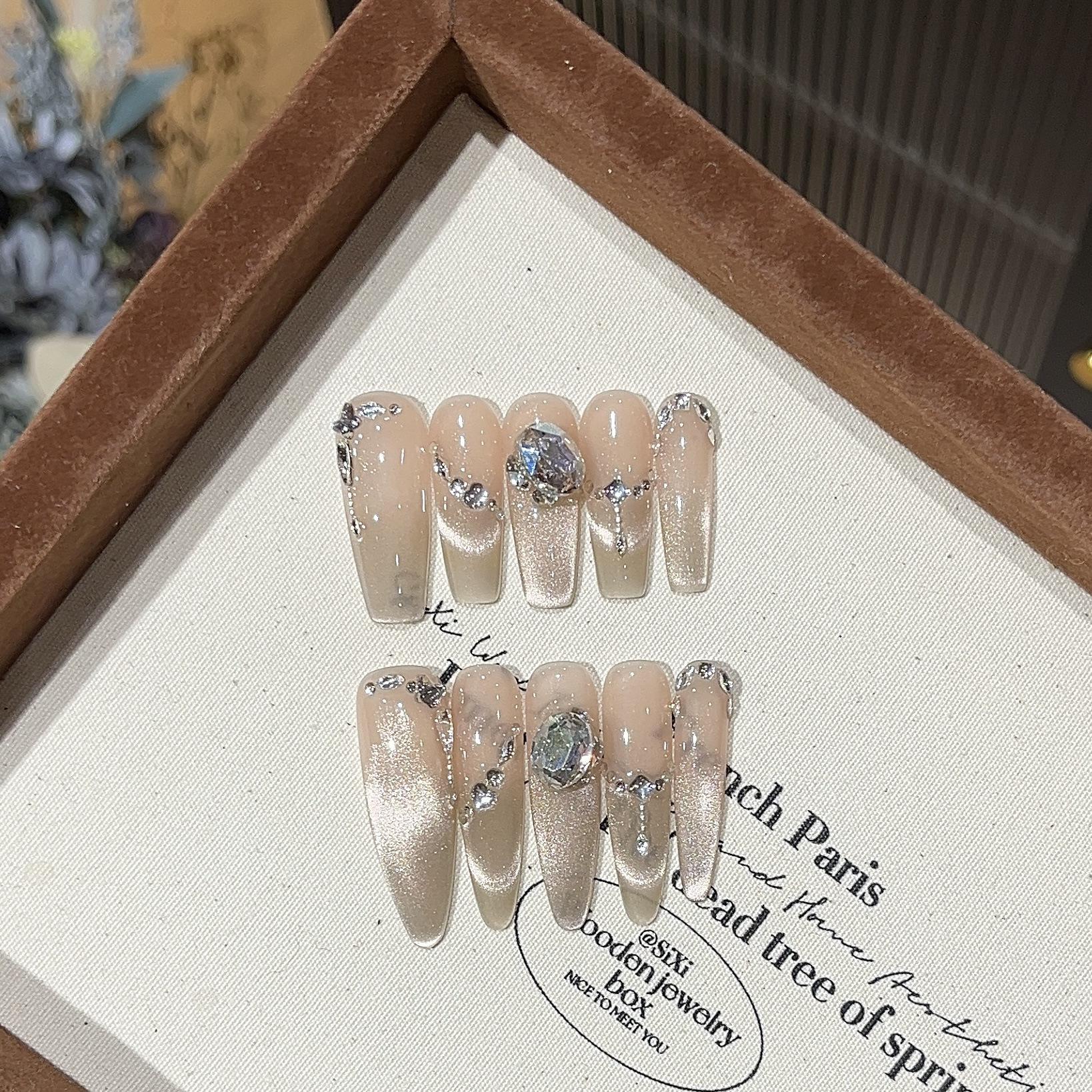 

Мигающие белые стеклянные бусины, улыбка и погоня, кошачьи глаза, тонкая броня K9 Fat Square Wear L