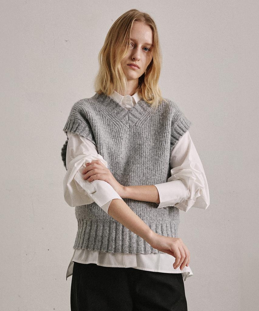 ARTID Wool Textured Knit Vest_Grey
