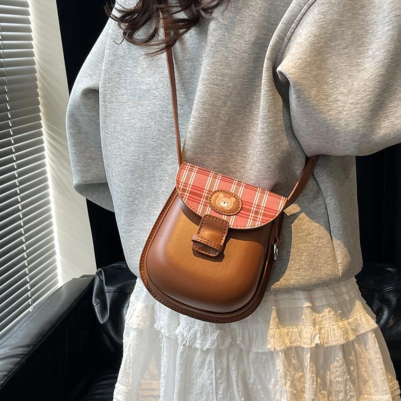 2025 neue Herbst- und Wintermode vielseitige Umhängetasche Messenger Bag Nische Karomuster Satteltasche Textur Retro Handytasche