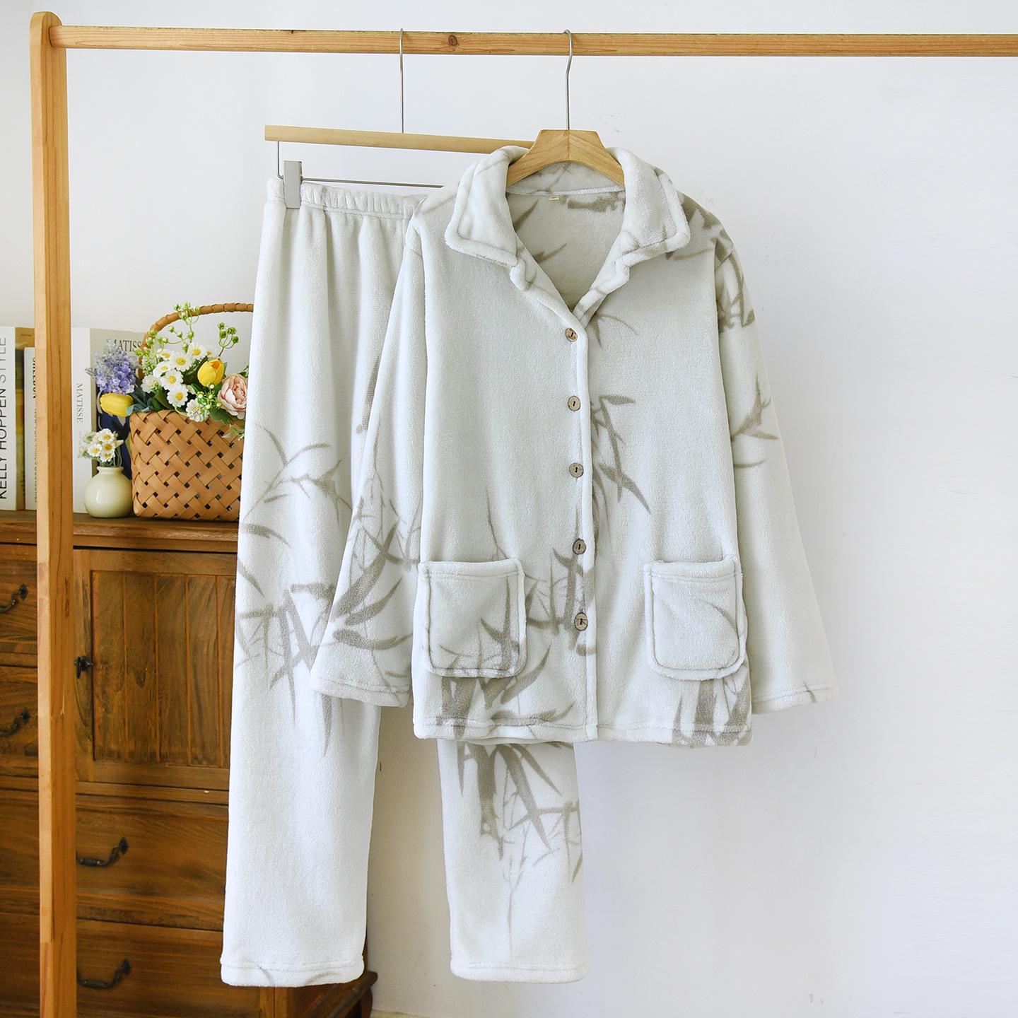 

Flannel Couple Pajamas: Women s Plus Velvet Thick Long Sleeve & Men s Warm Loose Fit Set for Indoor/Outdoor Wear Extra Large