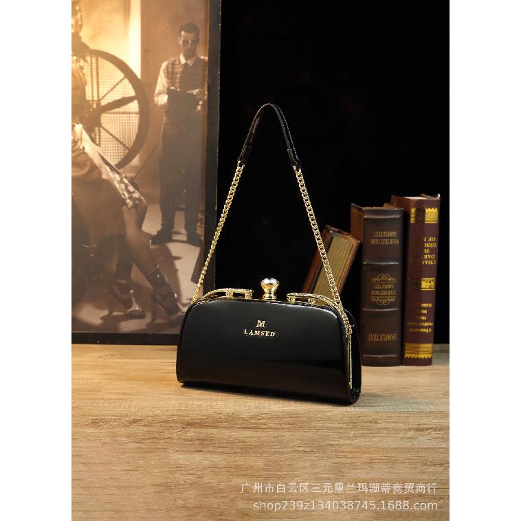 European and American popular minimalist patent leather burgundy clutch bag with chain, elegant women s shoulder bag, light luxury women s bag чёрный