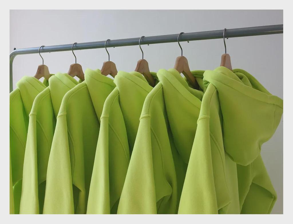 Unisex BF styl mikina s kapucí zimní svetr: Útulný samet, hořčicová a fluorescenční zelená, volný střih