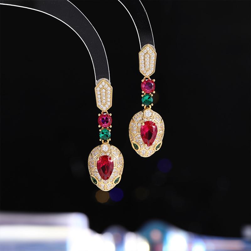 

Длинные серьги со змеиным хрусталем в стиле ретро, женские простые серьги класса люкс, серьги-гвоздики из циркония в придворном стиле золотой