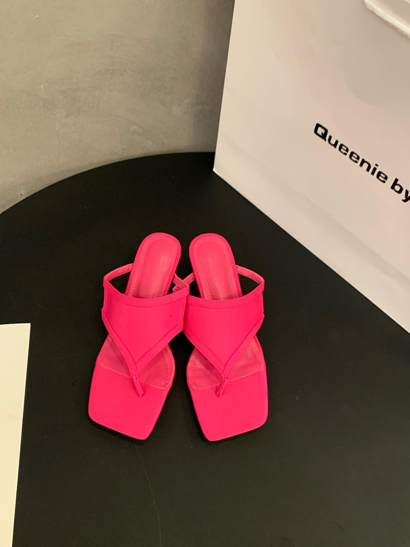 

French pinch flip-flops shoes women s shoes summer wear 2025 new Internet celebrity temperament sandals high heels sandals 39 розы красного