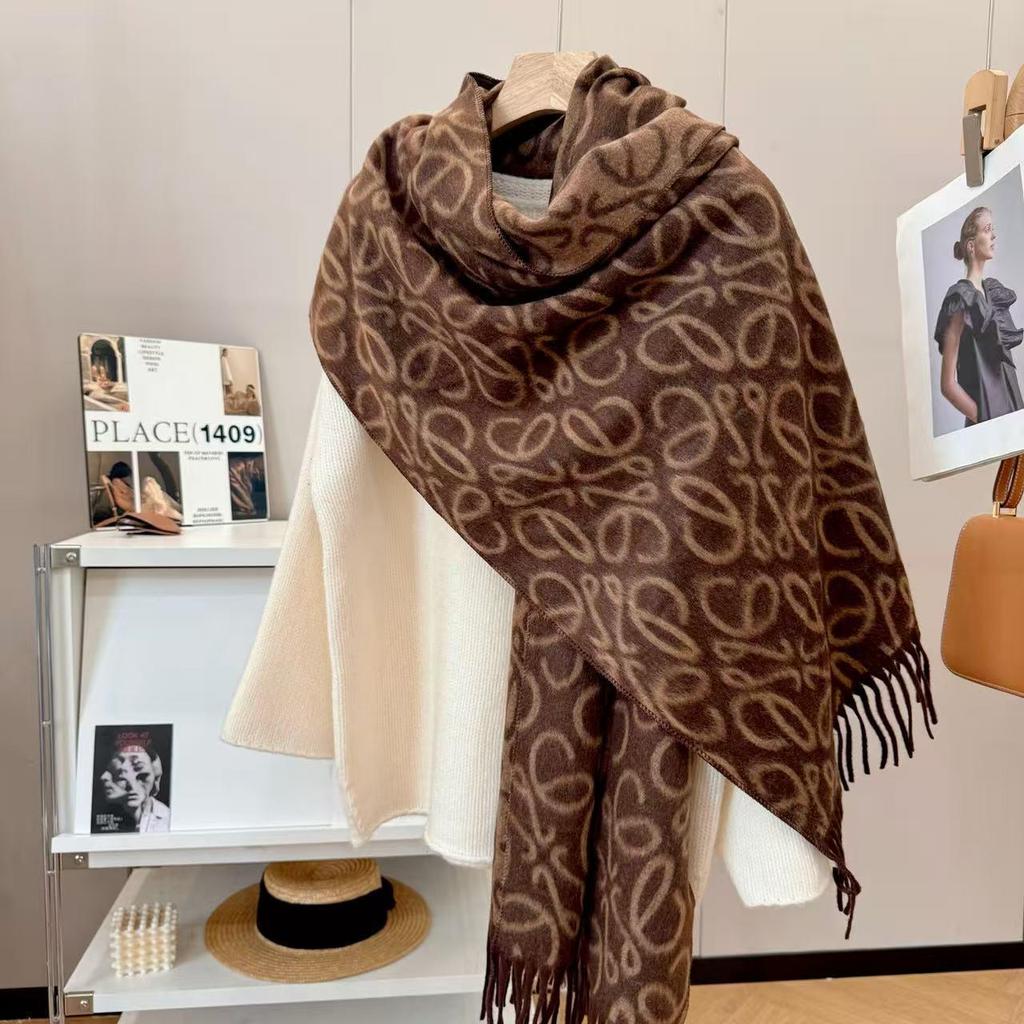 Damski dwustronny szal z wielbłądziej wełny moherowej i kaszmiru z frędzlami - Nadruk z logo, wszechstronny na jesień i zimę