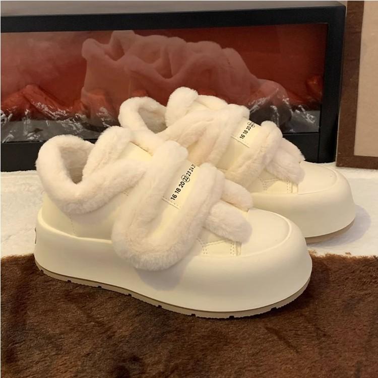 Winter Korean Add Fur Board Shoes Snow Boots Women's Thick-soled Versatile Lamb Wool Sneakers 2026Women Vulcanized Cotton Shoes