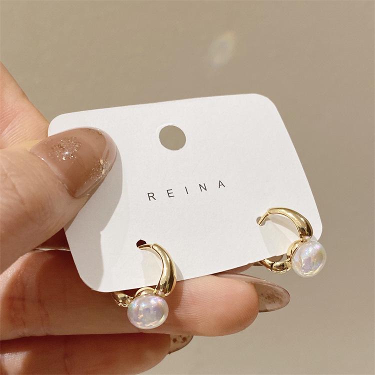The Little Mermaid Pearl Ear Cuffs: French Niche Design, Light Luxury Women's Retro Earrings