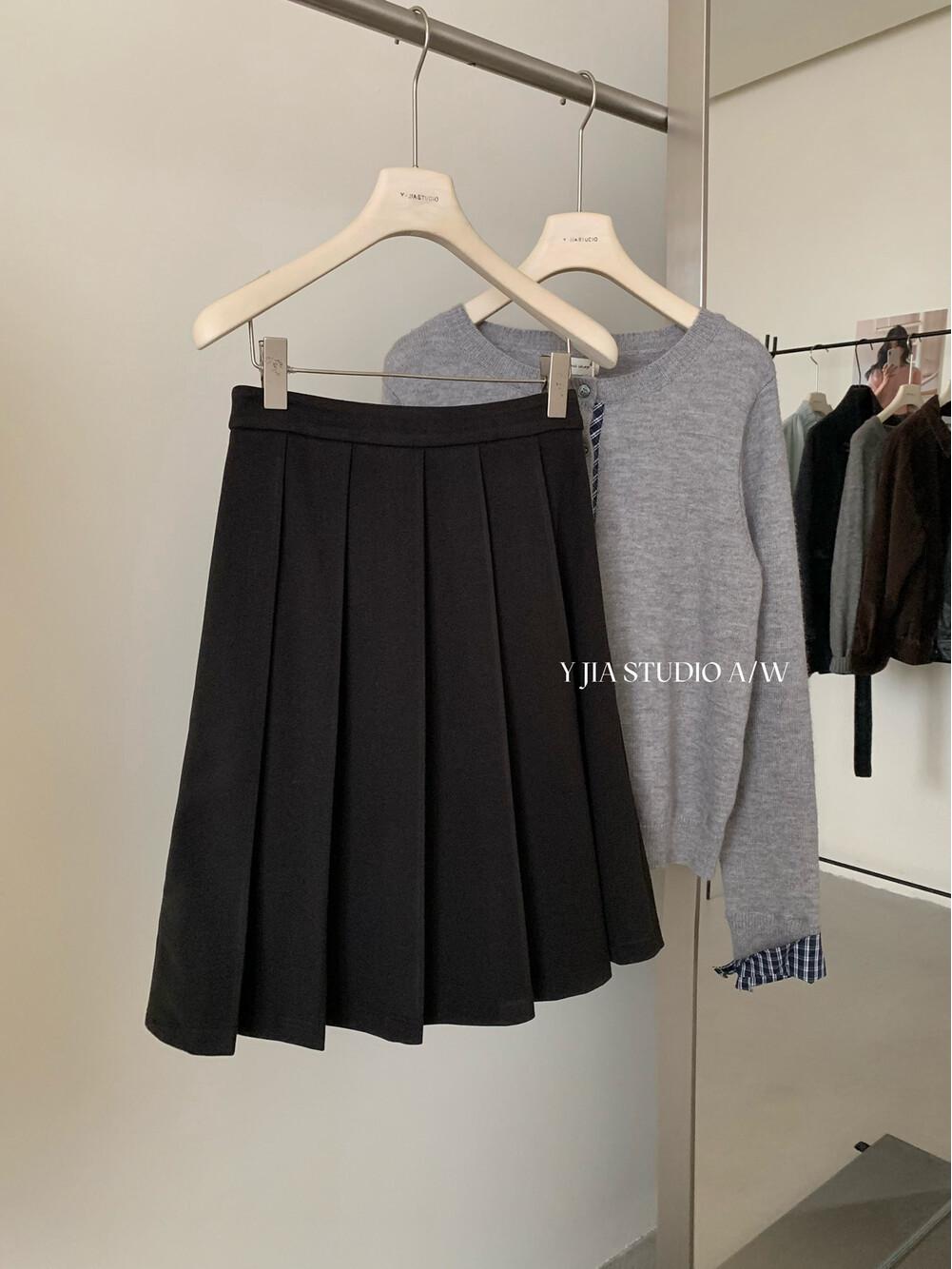 

Korean Style Petite Wool Midi Skirt - Pleated & Slimming for Autumn/Winter One Size чорний