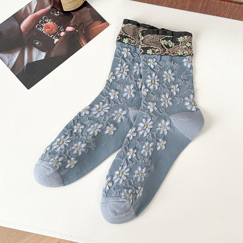 

Autumn Winter Mid Calf Socks for Women Japanese Embossed Floral Cotton Socks Court Retro Ethnic Artistic Style Soft Casual Socks One Size синий