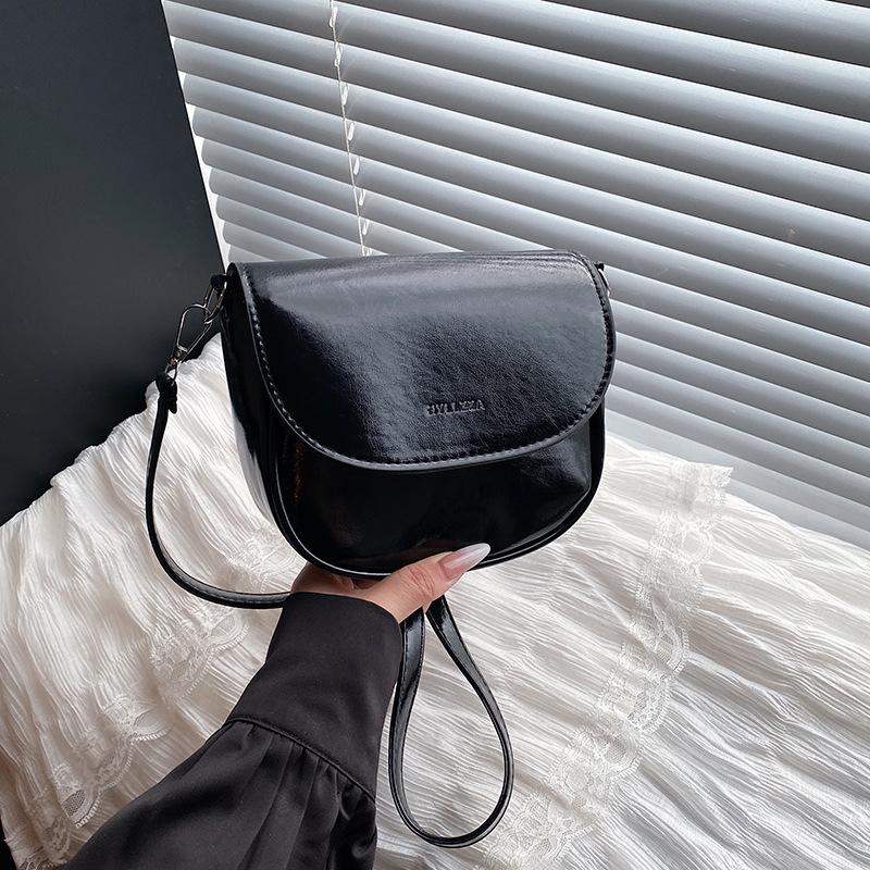 Korean Retro Crossbody Saddle Bags for Women Versatile Lightweight Ladies Pu Shoulder Bag Simple Solid Color Girls Handbag Purse