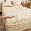 Luxurious Velvet Bed Cover, Plush Embossed Sheets, Mattress Protector, Thick and Warm Bedding for Autumn and Winter, Soft and Comfortable Fabric