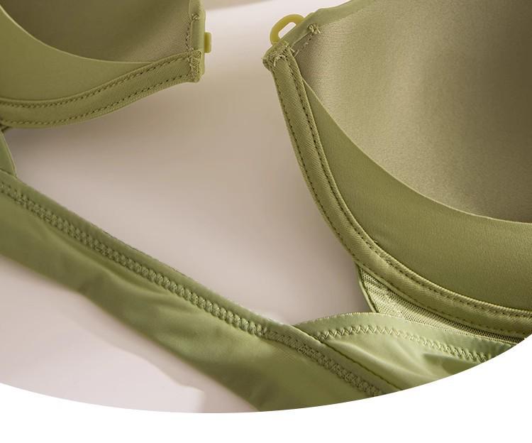 Wireless Front Closure Bra for Small Bust - Seamless Shaping, Buttoned Beautiful Back Lingerie