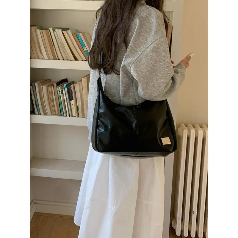 Soft PU Leather Women's Shoulder Bags College Girls Underarm Crossbody Bag Casual Solid Color Female Tote Handbags with Pendant