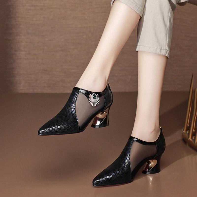 Women's Hollow Middle Heel Sandals Thick Heel Spring and Summer Pointed Shoes Hollow Pointed Breathable Shoes