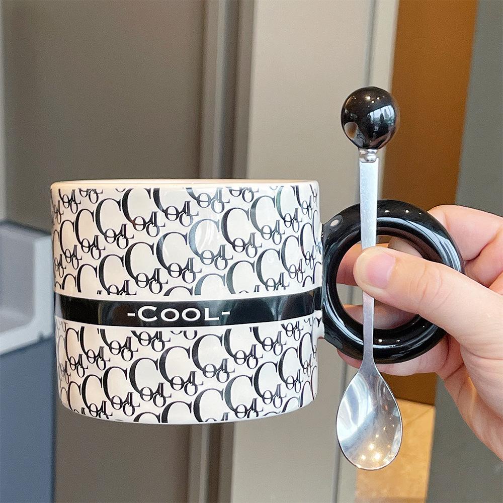 Souvenirs for Girls High End Ceramic Mug with Lid Couple Water Cup Creative Practical Cup Men Coffee Cup Gift