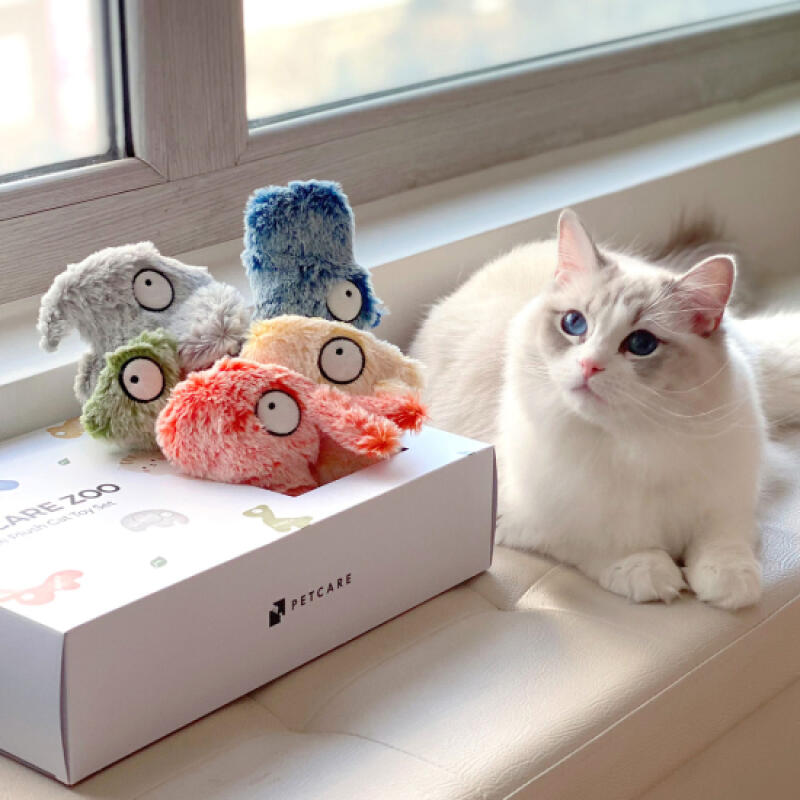 Blurred Zoo Cat Catnip Cushion Toy
