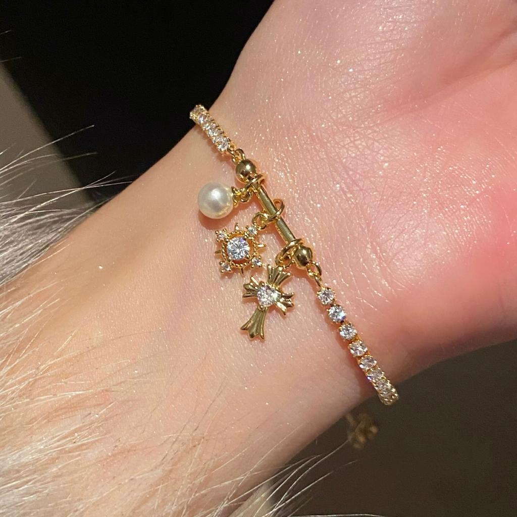 Zircon Flower Simple Niche Bracelet Light Luxury High Sense Fashion Versatile Bracelet Temperament Personalized Jewelry Women