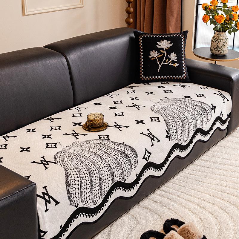 

Special-shaped sofa cushion is universal in all seasons 2025 new high-end sofa cushion non-slip high-end cover cloth 70*70cm